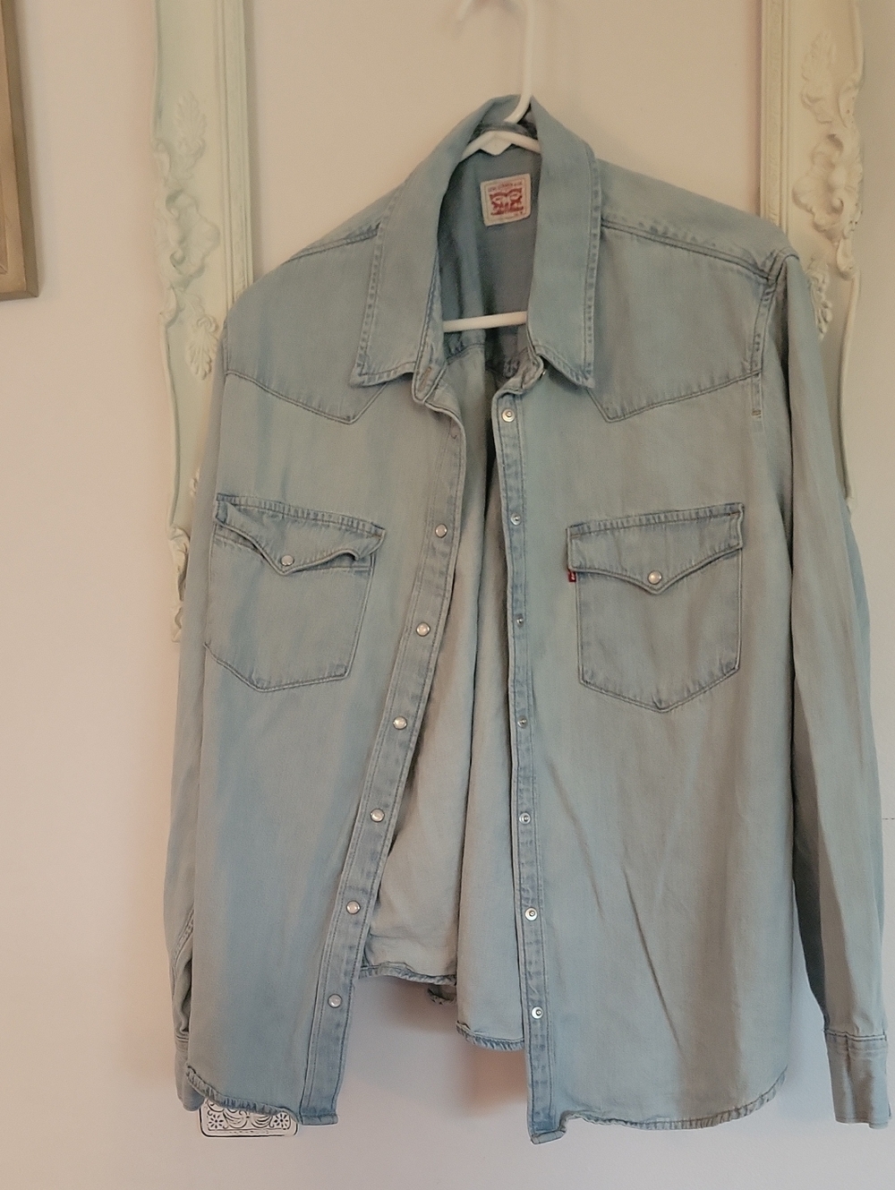 Levi's Light Wash Denim Shirt Jacket in Pale Blue